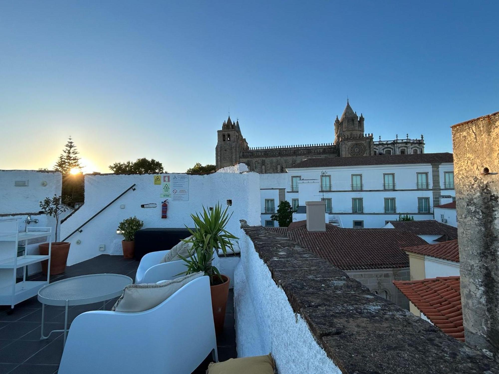 Casa Soure Suites And Apartments Evora Exterior photo